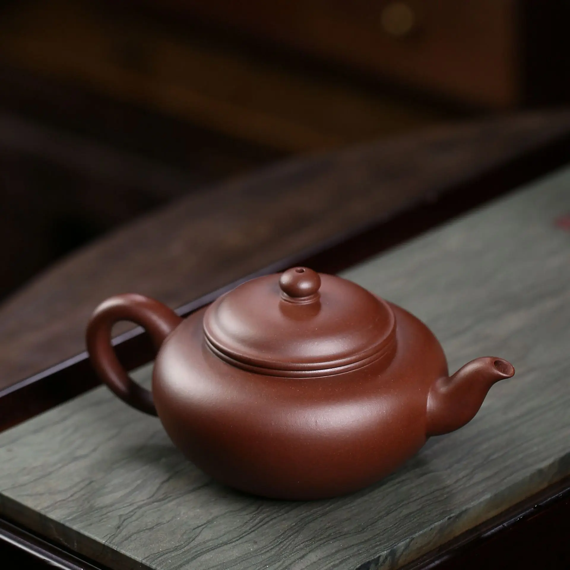 

Yixing Handmade Purple Clay Teapot Raw Ore Purple Sand Belly round 250 Ml Handmade Teapot Purple Clay Tea Set