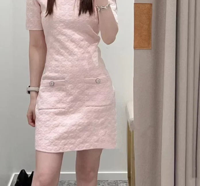 

Жаккардовое розовое вязаное платье с круглым вырезом Ранняя весна 2023 французское Парижское Новое милое офисное женское мини-платье для женщин