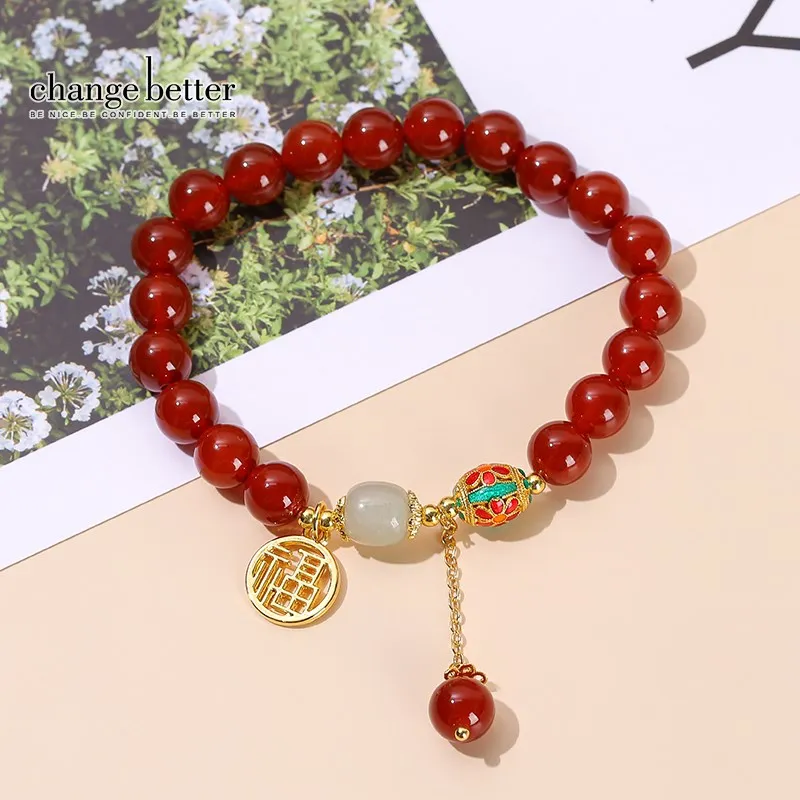 

Женские браслеты из бисера с красным агатом и цепочкой