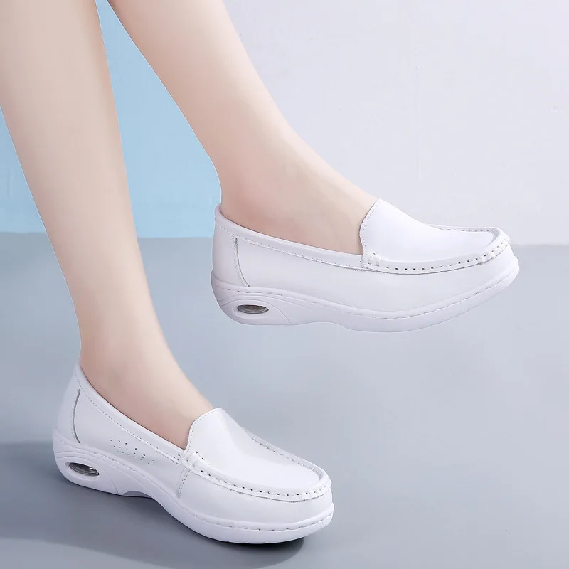 Women's Shoes Lightweight Nursing Shoes Lady Platform Food Service Restaurant Work Footwear Female Slip on Leather Loafers 2022