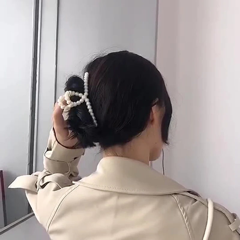 

Korean Geometric Hair Claws Acrylic Pearl Hairpins Bath Large Catch Clip Shark Clip Back Head Hair Clip Women Hair Accessories