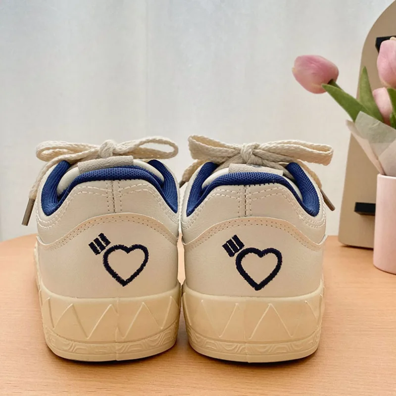 SHANPA Casual Women Platform Sneakers Flat Embroidered Love Heart Fashion Shoes Autumn 2023 Ladies Luxury New Skateboard Shoes