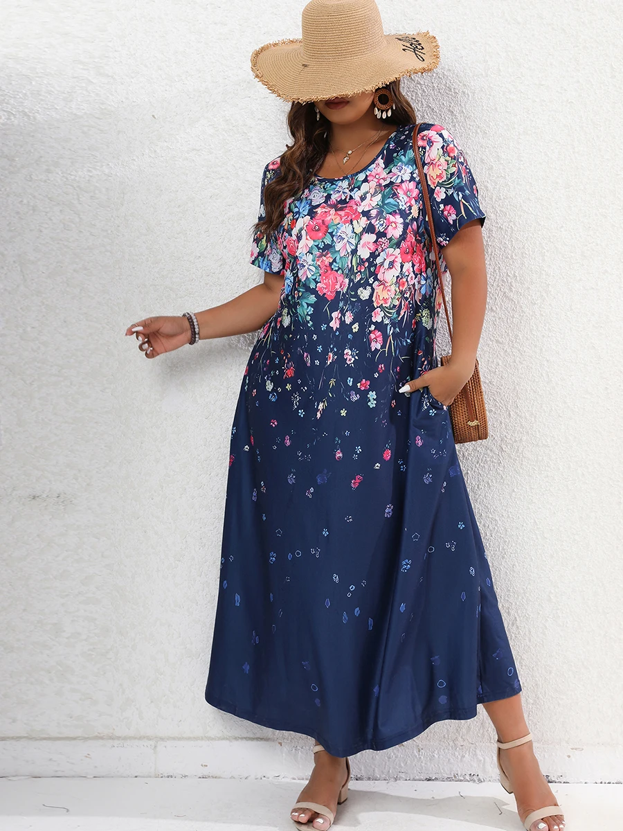 Женское платье с круглым вырезом