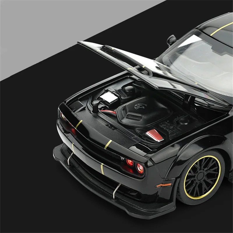 Фото 1:32 Dodge Challenger SRT Redeye Hellcat, модель автомобиля из сплава Musle, литой под давлением металлический спортивный автомобиль, модель автомобиля, звуковой свет, детская игрушка в подарок №5