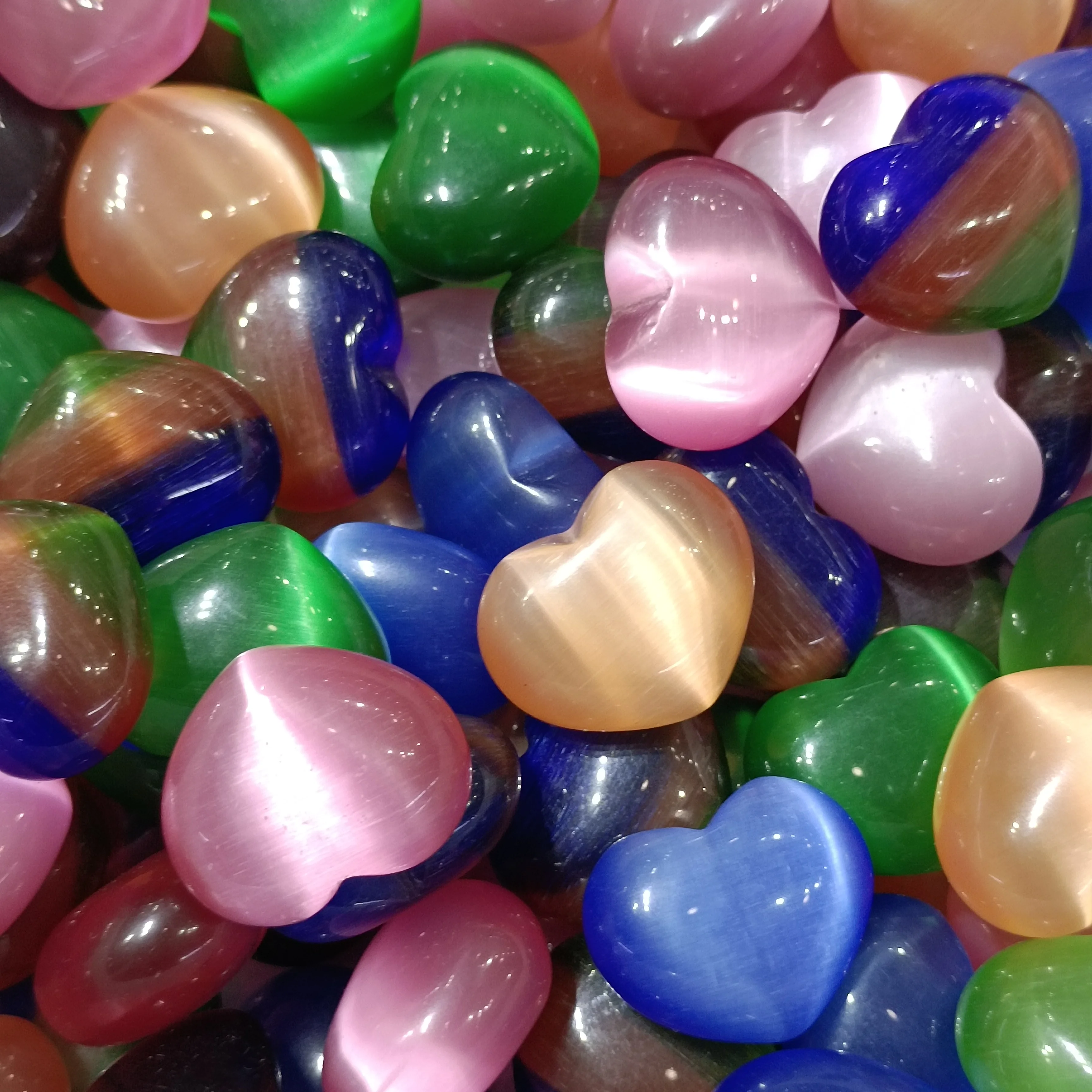 

3 см натуральный кристалл кошачий глаз опал камень Любовь Сердце красочная чакра резьба Ore модные ювелирные изделия религиозное Исцеление