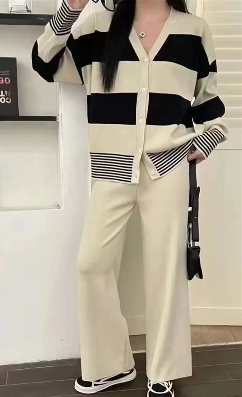 Женский комплект из двух предметов трикотажный кардиган контрастных цветов в