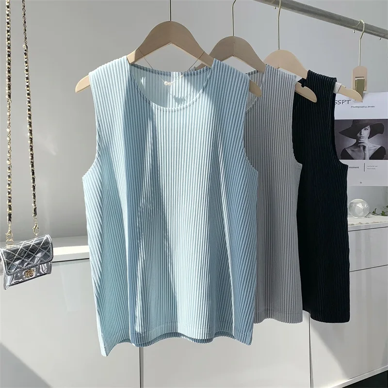 

Spring and summer new Miyake pleated vest women's clothing niche large toothpick casual slimming pleated clothes