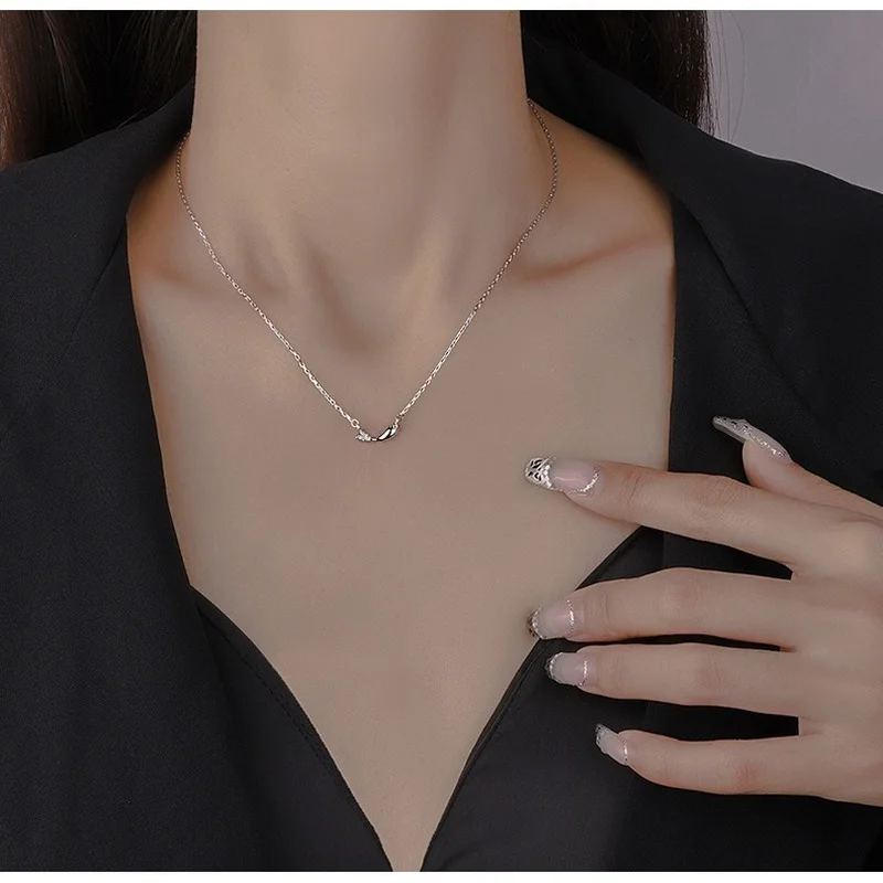 

Light Luxury Unique Design Sterling Silver Dolphin Necklaces Women Jewelry Simple Fish Pendant INS Style Clavicle Chain