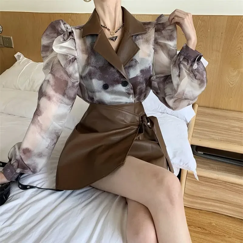 Элегантный женский осенний чернильный костюм с пышными рукавами и воротником