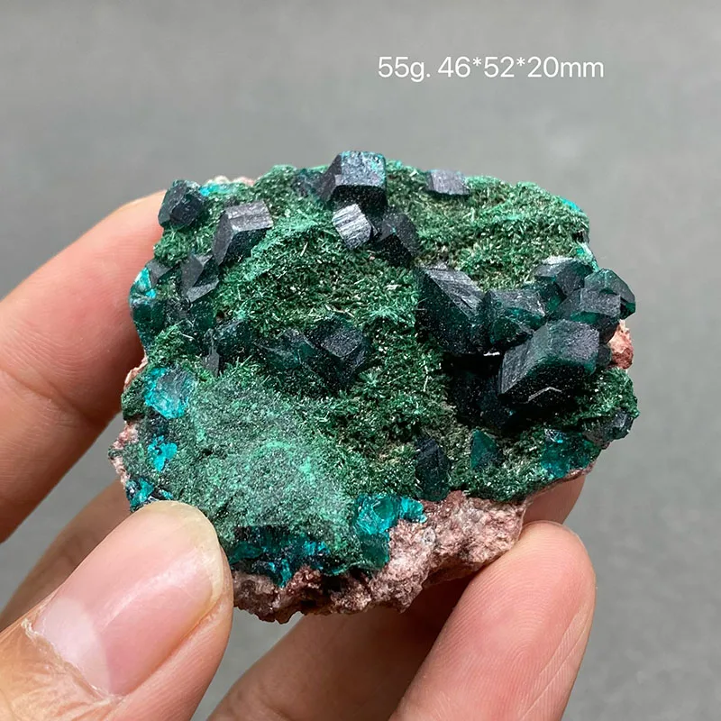 100% натуральные камни и кристаллы из кремниевой диоптазы