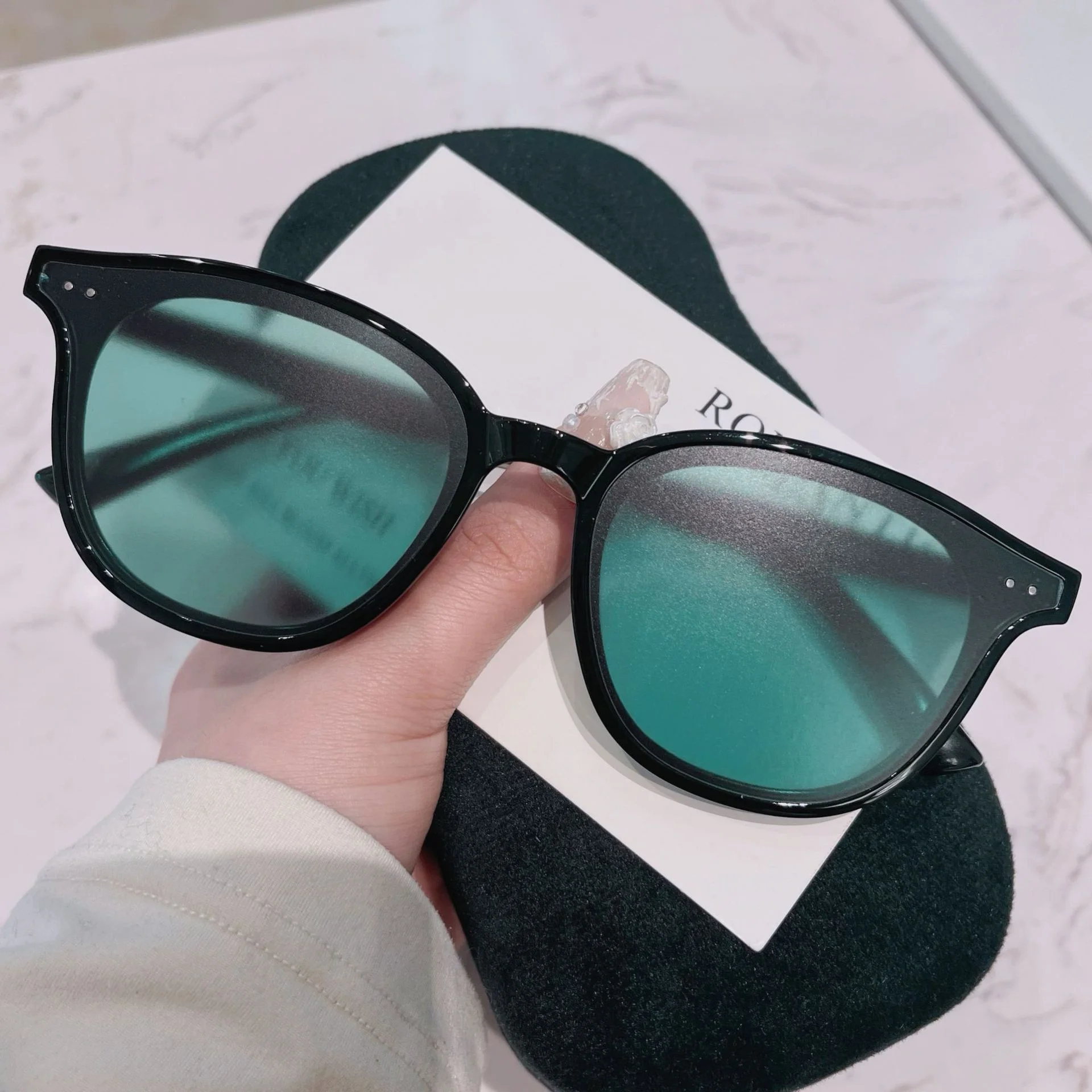 

New sunglasses, internet red, same polarized sunglasses, fashionable and UV resistant, 2149TR brown