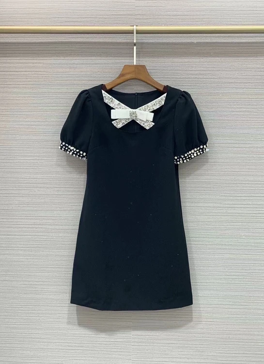 

2022 new women fashion short-sleeved round neck bow handmade beaded slim slim dress 0715