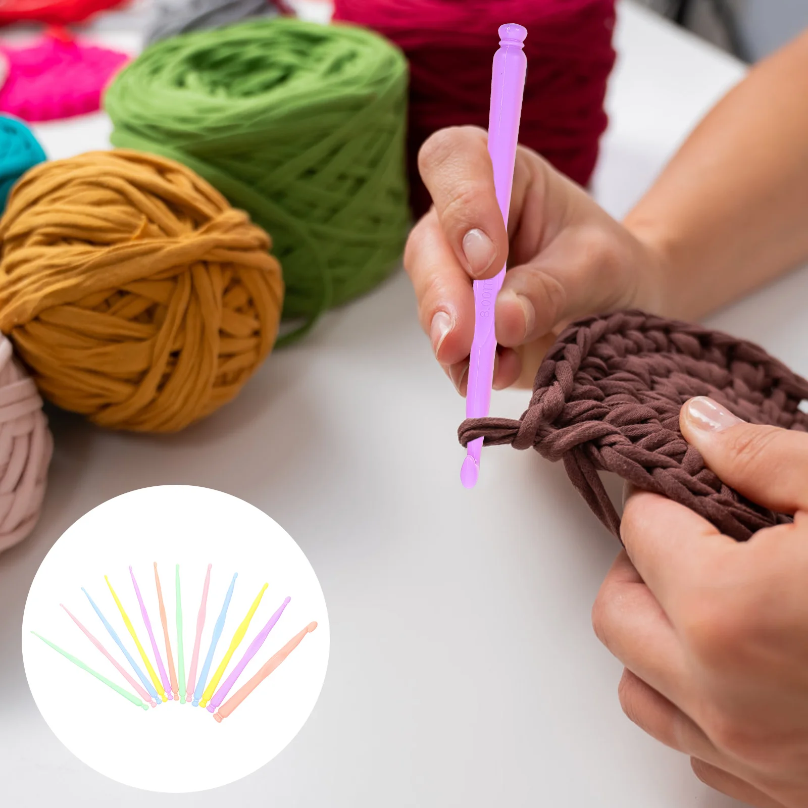

12pcs Crochet Hooks Set Yarn Knitting Set Sewing Tools for Arthritic Hands Crochet Lovers