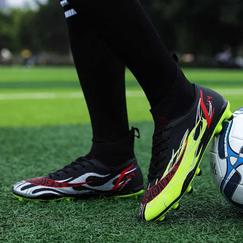2022 Fashion Black Green Society Soccer Boots for Men Women Non-slip Crampons High Men Football Sneakers Field chuteira de campo