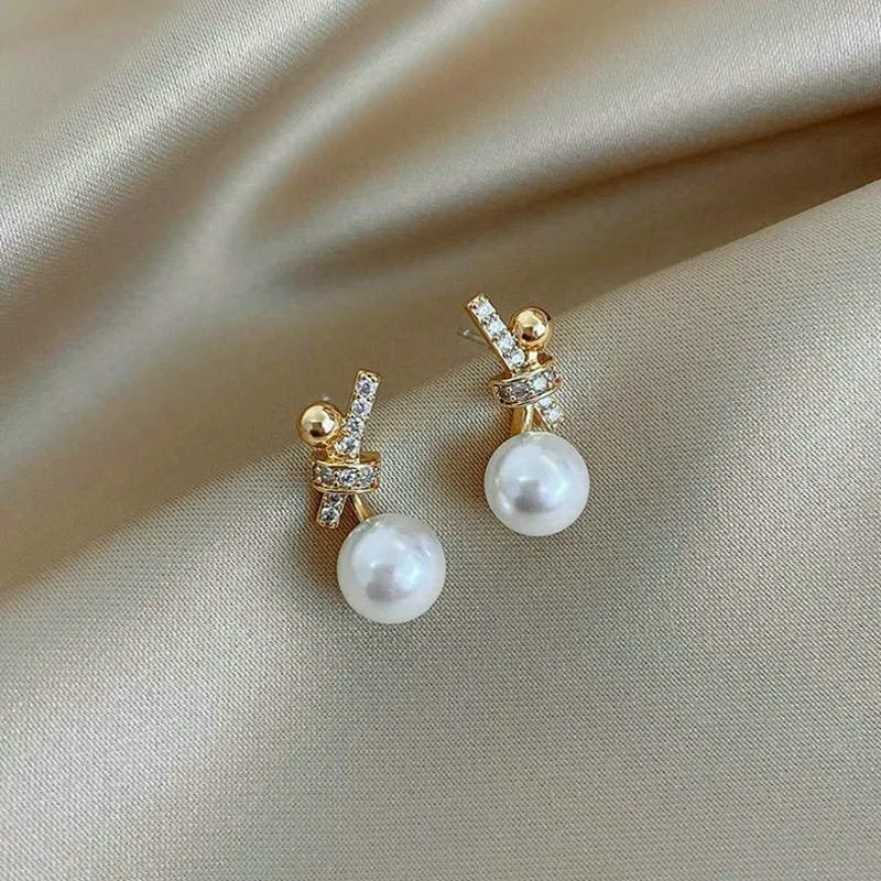 

Golden New Fashion Imitation Pearl Earrings For Women Cute Stud Earring Jewelry Gift for Friends