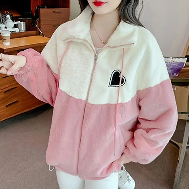 Рисунок 6 - Осенне-зимняя одежда для женщин