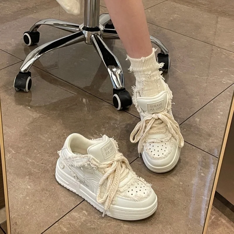 Новинка стильная модная женская обувь с круглым носком на плоской подошве