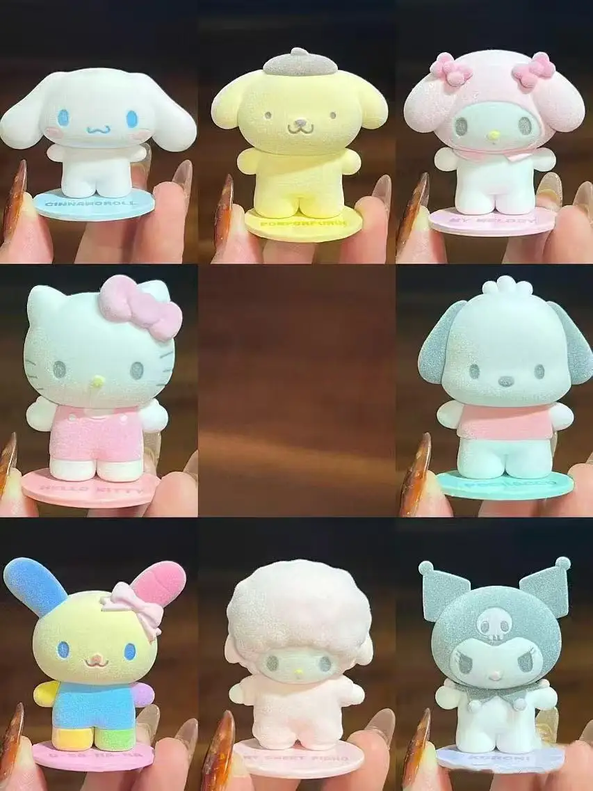 

Миниатюрная фигурка Hello Kitty от MINISO