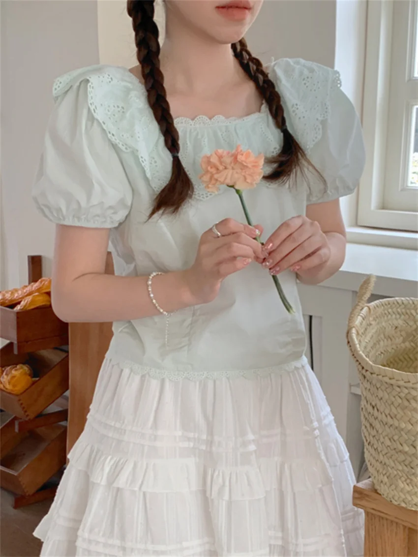 Блузка Женская приталенная с квадратным вырезом и коротким рукавом