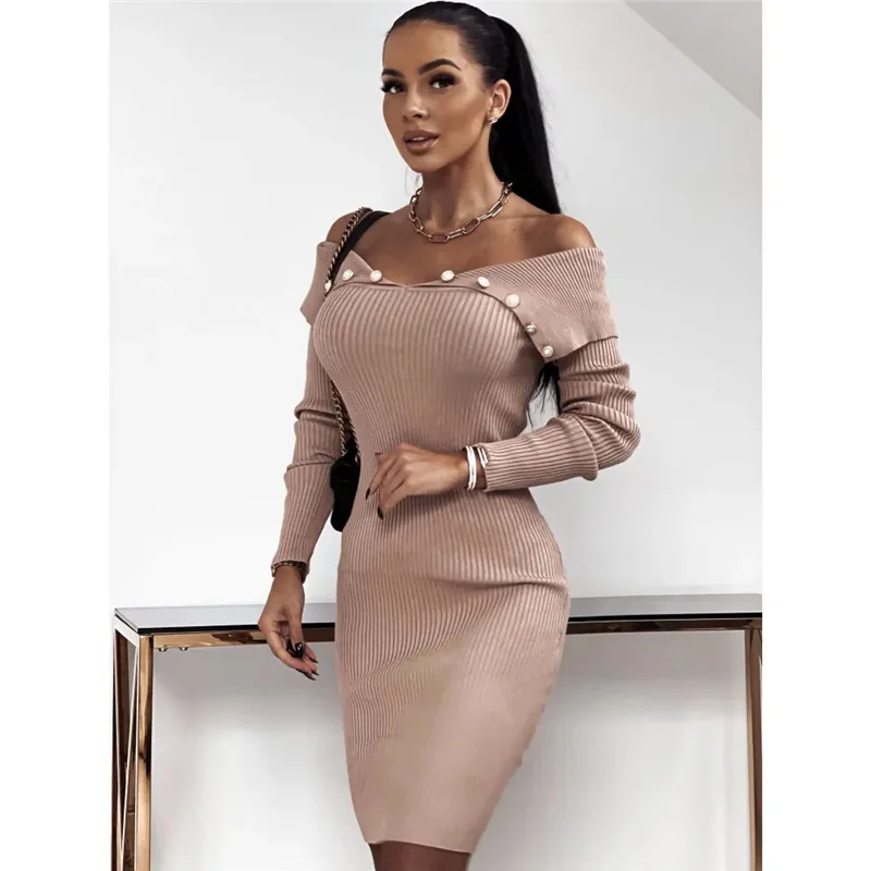 

Women's buttoned waist long-sleeved knitted hip dress