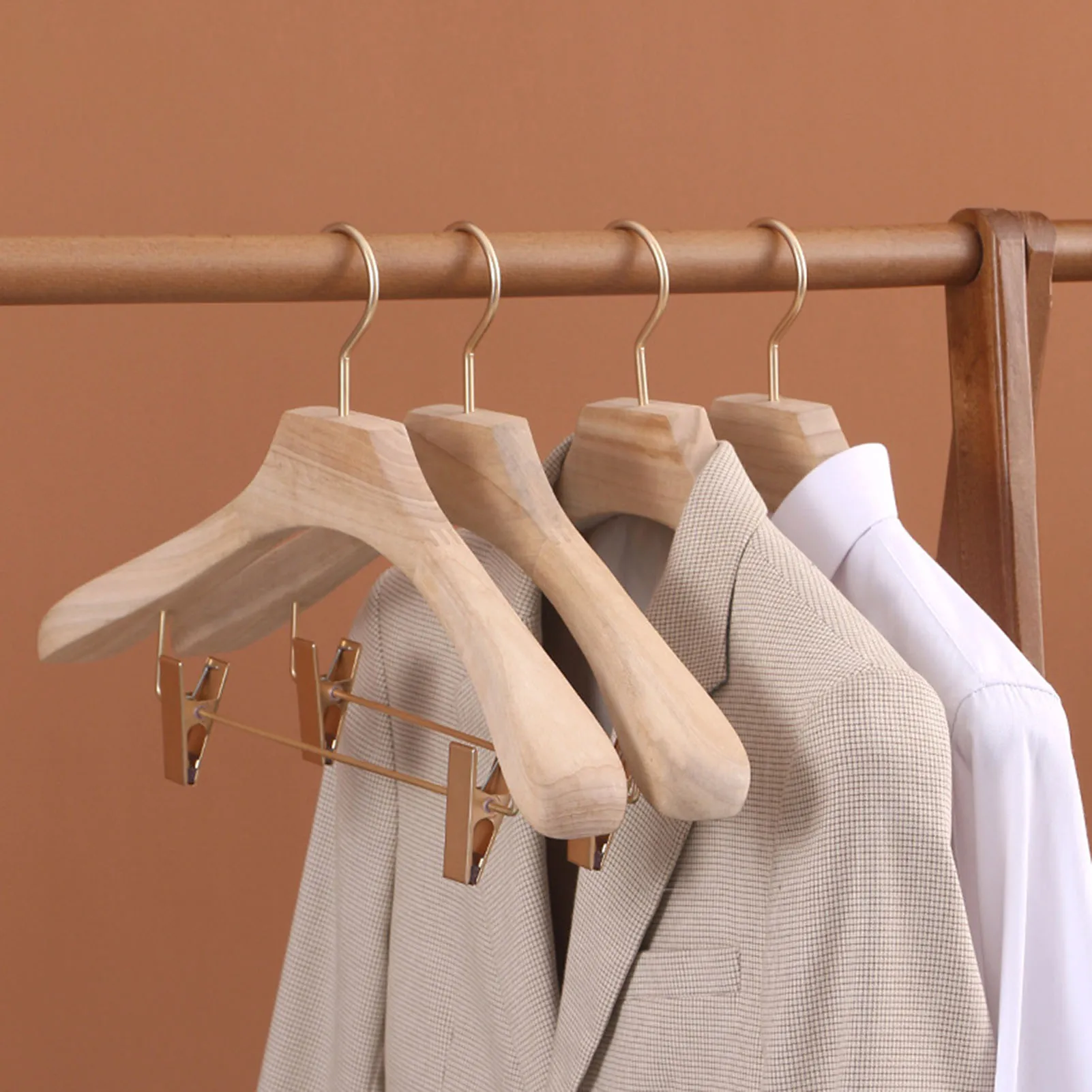 

Solid Natural Wooden Hangers Camphor Wood Suit Racks for Home Hotels Dorms Malls 360° Swivel Hook Non-slip Design Durable