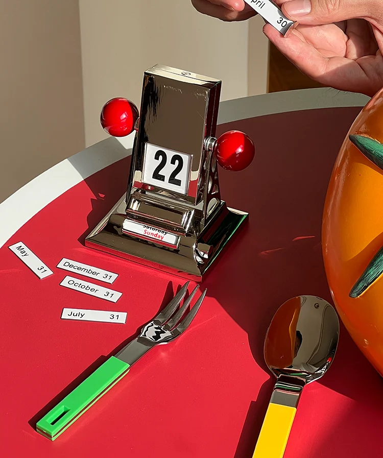 Календарь-тыква механический из металлического сплава оригинальный