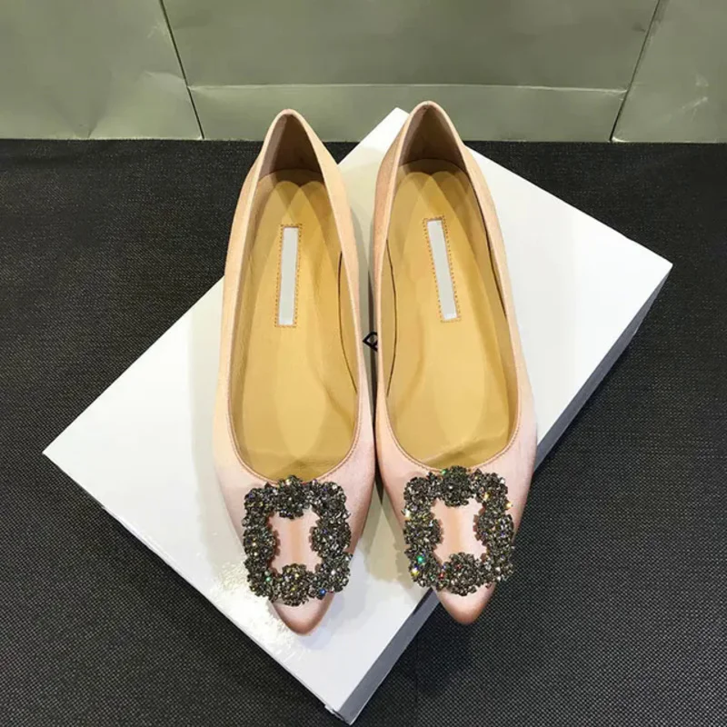 

2023 Spring and autumn new fashion pointy diamond women's shoes fairy flat flat women's single shoes