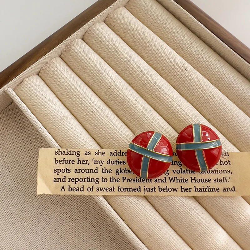 

Korean Fashion Retro Red Round Alloy Stud Earrings for Women Ladies 2023 Elegant Causal Earrings Girls Trendy Party Jewelry Gift