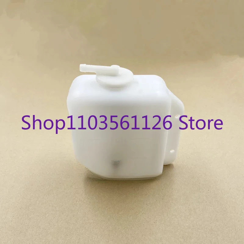 Запасной бак Komatsu PC18/20