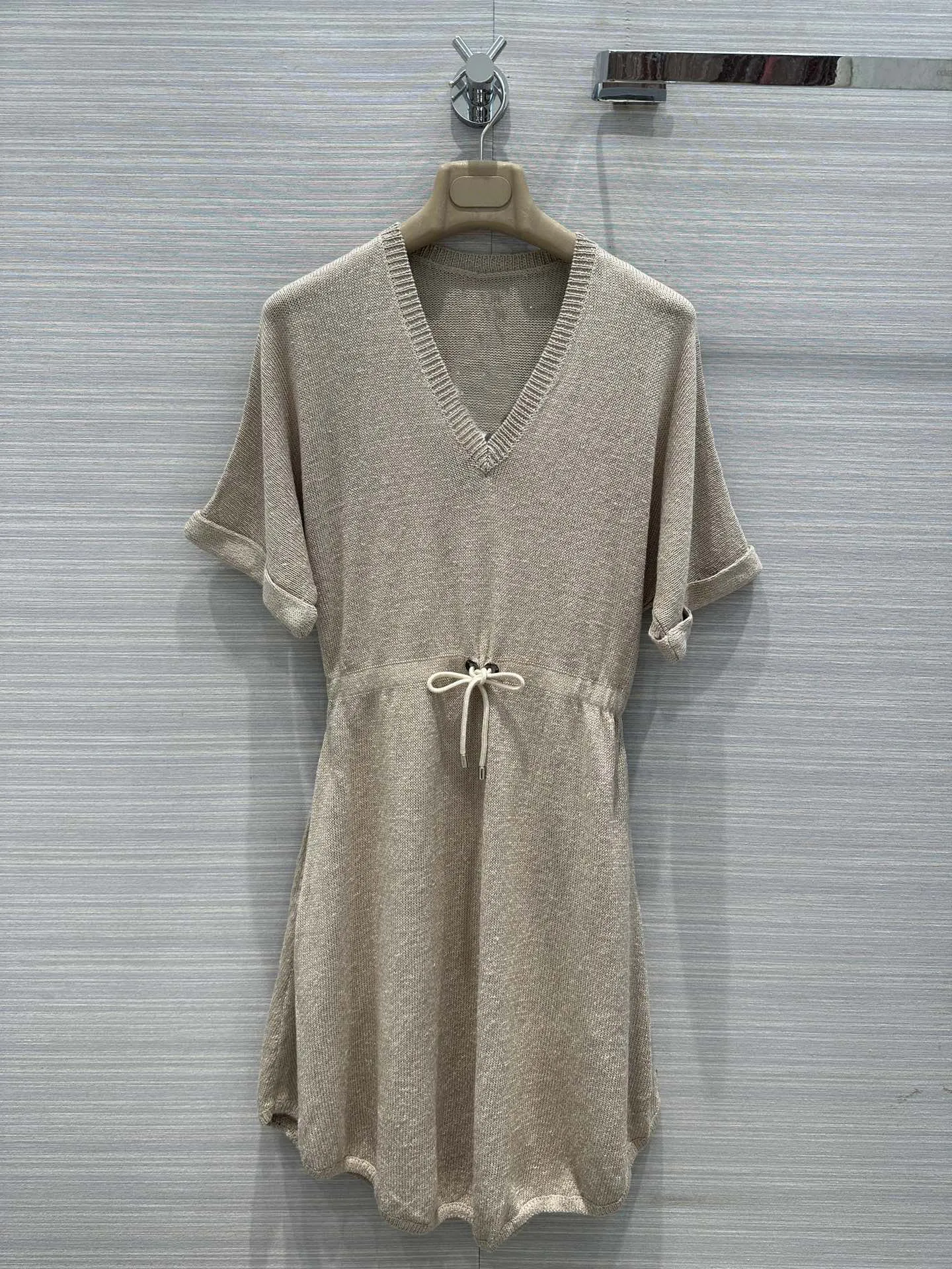 

Silk wool dress high quality, fashion temperament, slim and thin, soft and comfortable 2023 summer women's new hot