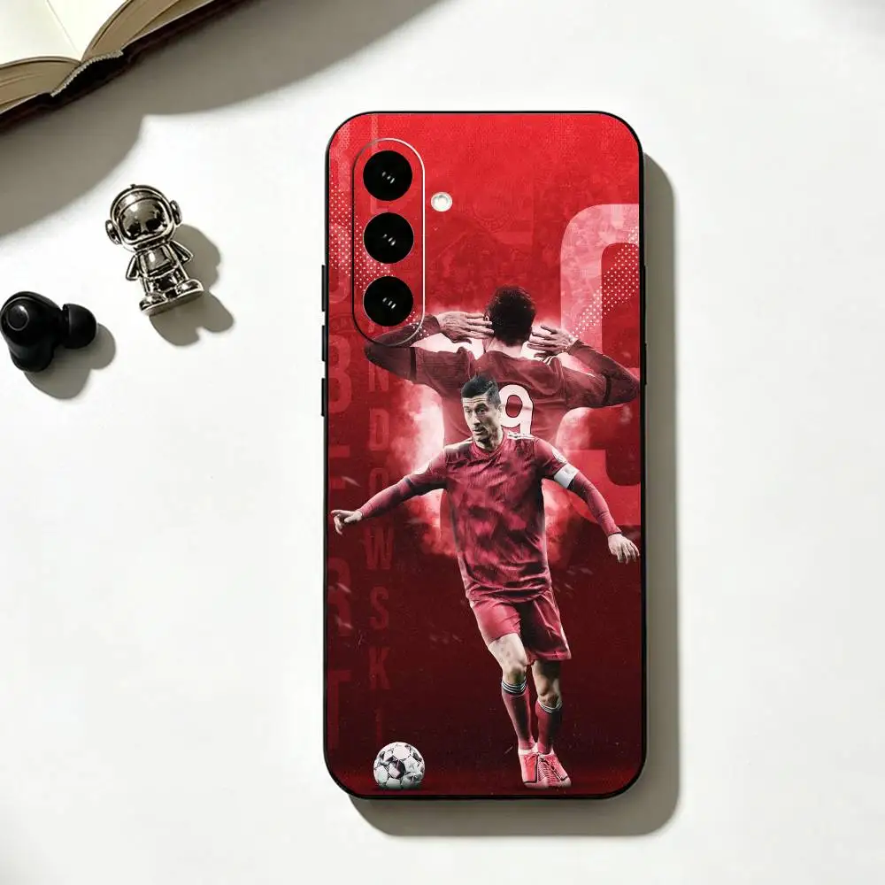 Фото Чехол для телефона Football R-Robert L-Lewandowski, черный, силиконовый, мягкий, для Samsung Galaxy A73, A72, A71, A70, A53, A52, A51 №4
