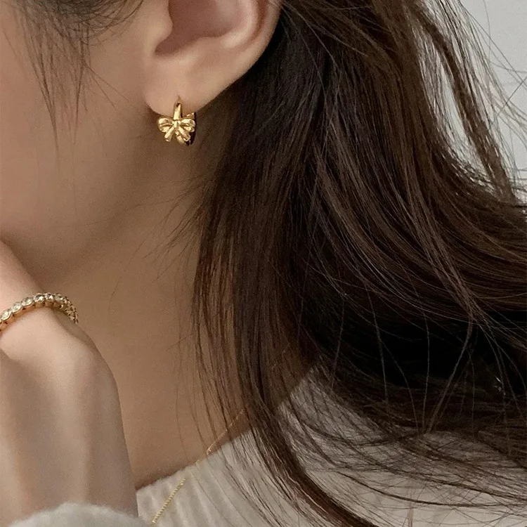 

2022 New Elegant Bow Hoop Earrings Ladies Girls Sexy Fashion Jewelry Gift Party Wedding Pendant Temperament Luxury Jewelry