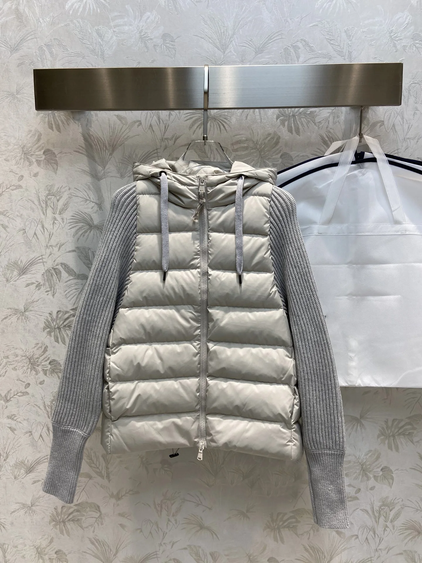 

Autumn and winter cashmere blend knitted patchwork down jacket