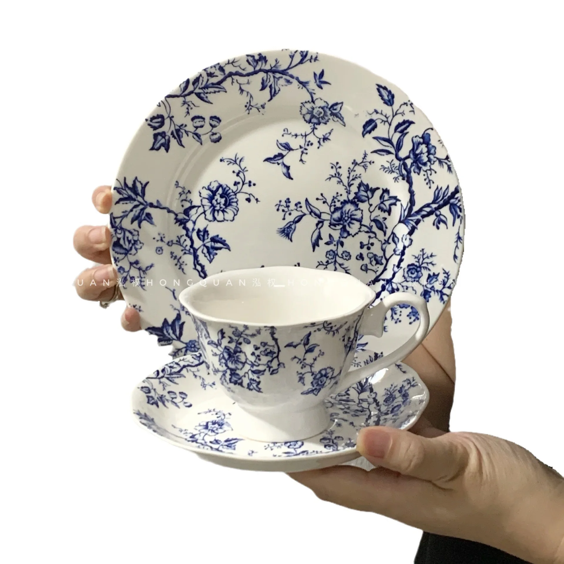 

Винтажный Вдохновленный французским керамическим стандартом и блюдцем, синий цветочный дизайн идеально подходит для элегантного послеобеденного чая