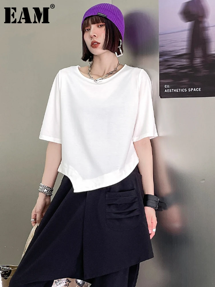 

[EAM] Women White Black Brief Irregular Hem Casual T-shirt New Round Neck Half Sleeve Fashion Tide Spring Summer 2022 1DE6439