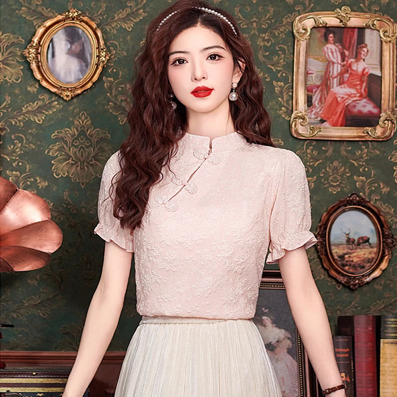 Летняя женская блузка с коротким рукавом и воротником-стойкой приталенная