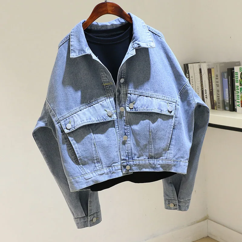 

Vintage Light Blue Denim Jacket Women Harajuku Loose Short Cowboy Outerwear Batwing Sleeve Big Pocket Jeans Jacket Coat Female