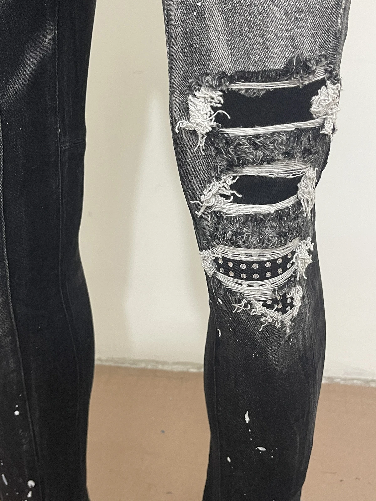 Spring and summer 2023 new style D2 jeans men wash worn holes patch paint splash ink micro-bullet small feet black jeans man