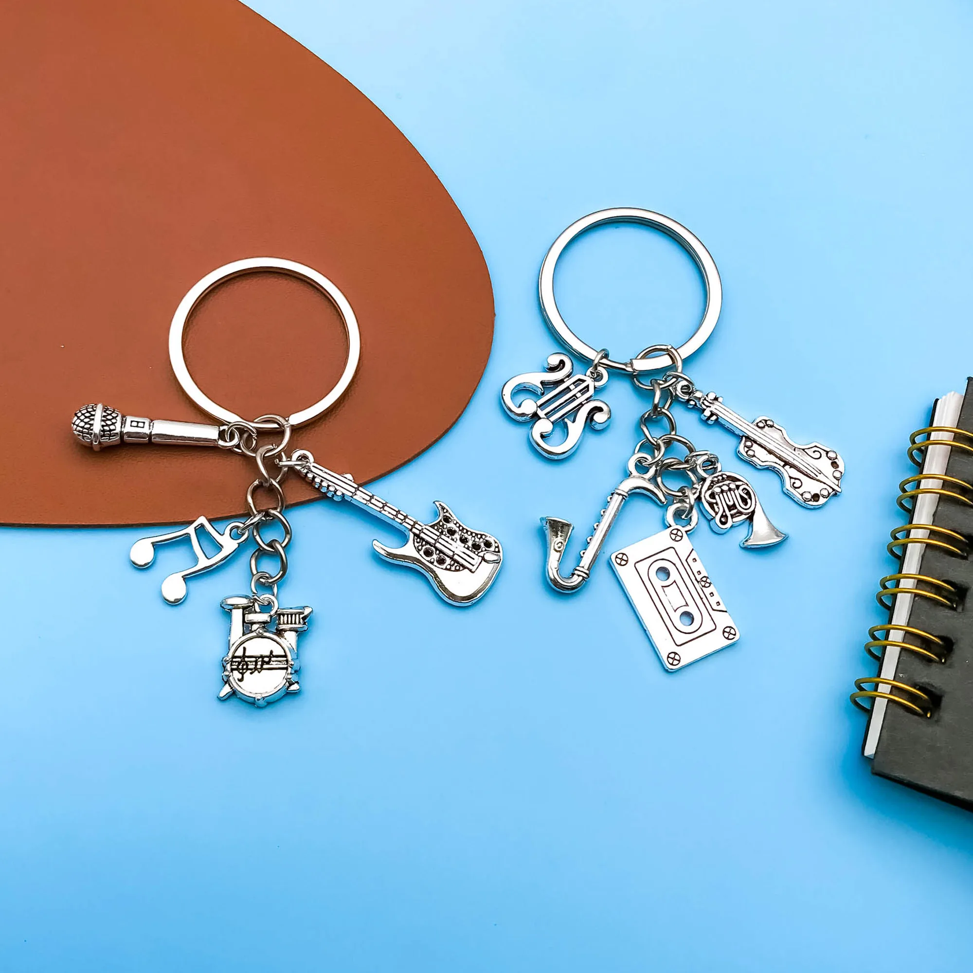 Серебряный брелок с Микрофоном и Барабаном 1 шт