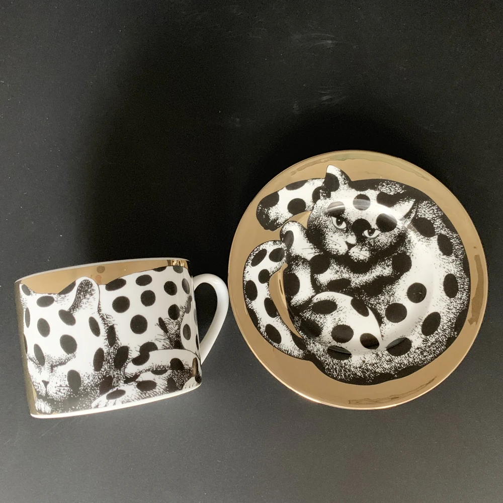 Роскошная керамическая кофейная чашка и блюдце с золотым солнцем в дворцовом