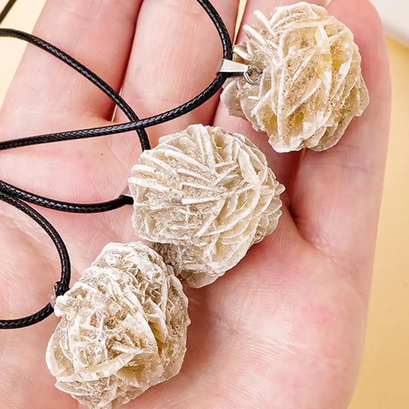 Розовый кристалл пустыни ожерелье сергей иванович зверев заложники пустыни