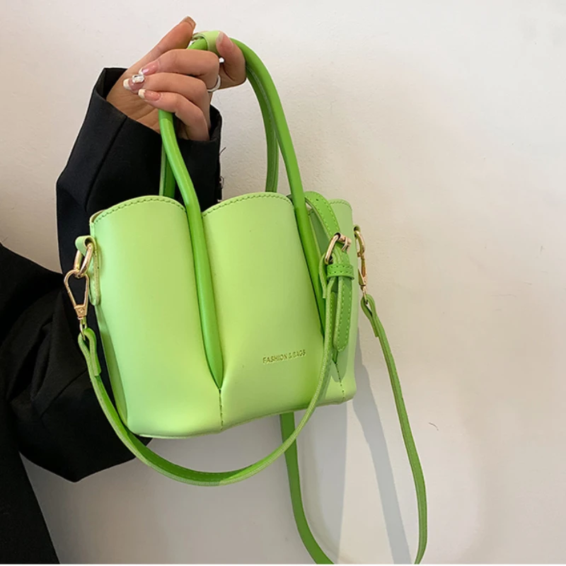 

2022 Popular Shoulder Bucket Bag Summer Women Large Capacity Shopping Tote Bags All-match Handbags Female New Trend