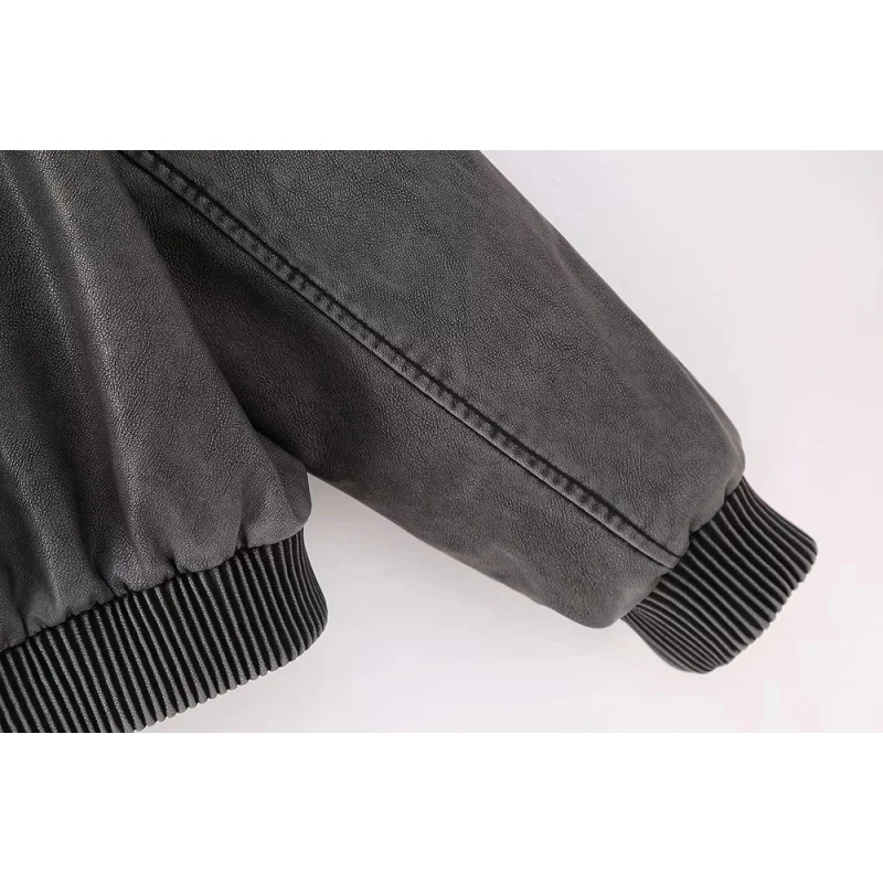 Рисунок 6 - Куртка-бомбер женская с карманами