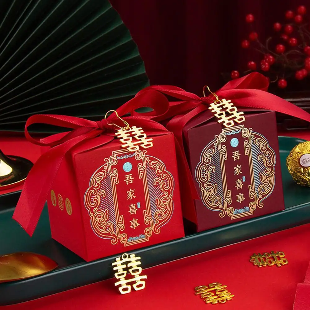 

Candy Box Eco-friendly Lightweight Portable Large Capacity Candy Packaging Box for Wedding