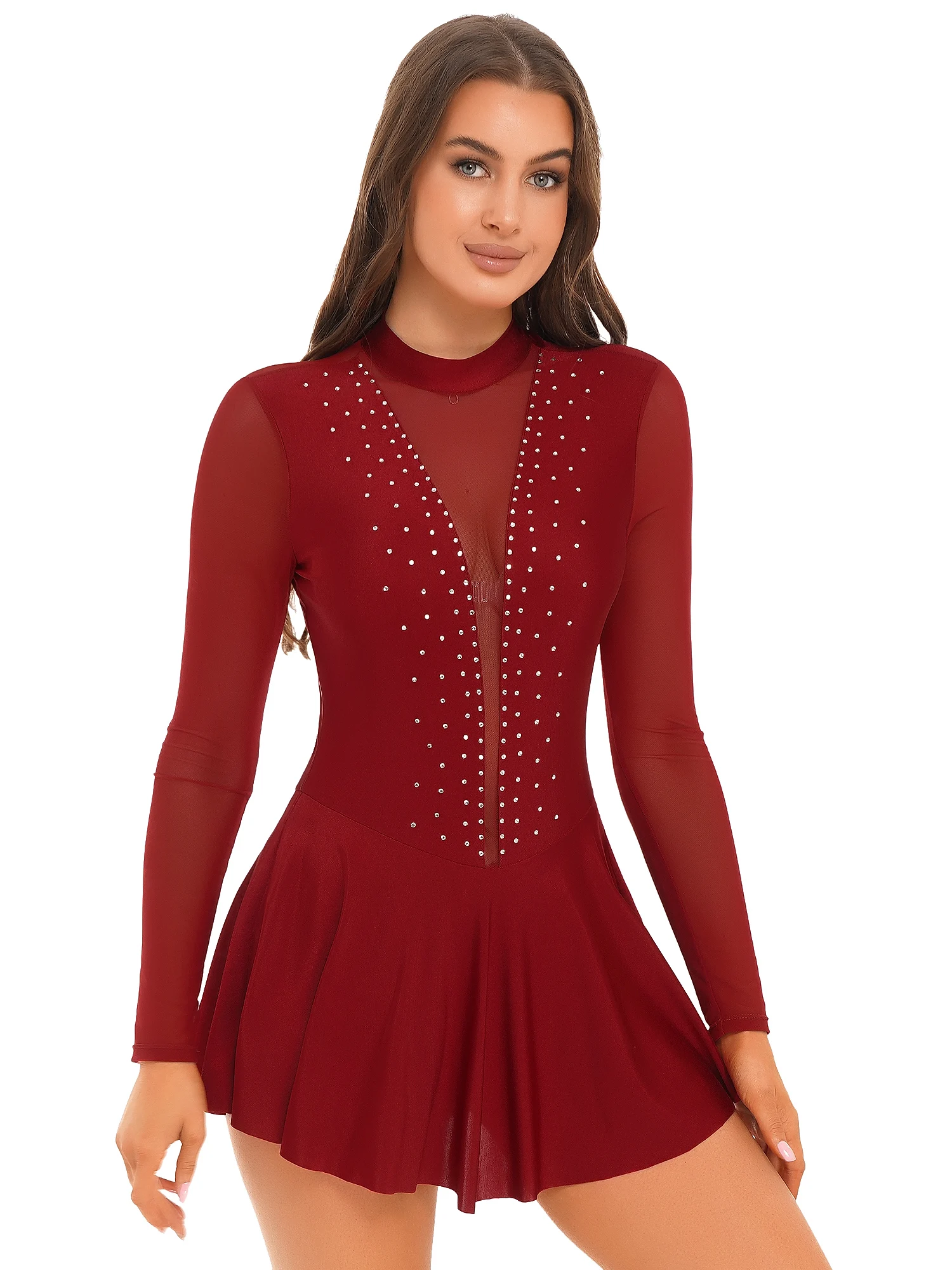 

Женское блестящее платье с вырезом на спине и длинным рукавом