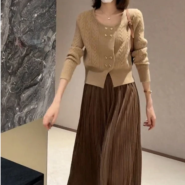

2023 Women Autumn Winter Fashion Suits Female O-neck Knitted Cardigan Coats + High Waist Pleated Skirts Ladies 2 Piece Sets E165