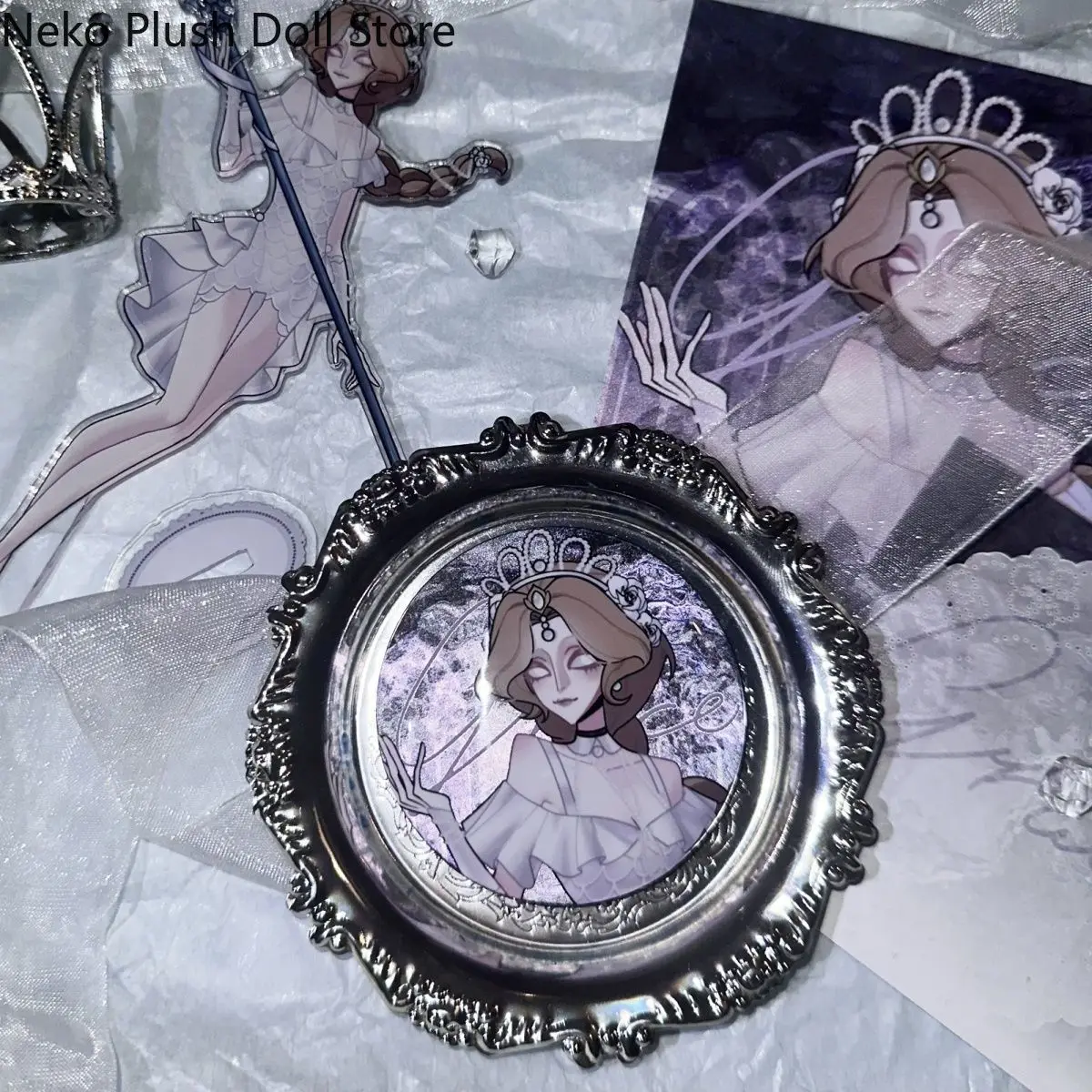 Фото Значок-брошь Identity V Naiad Grace для косплея, милый мультяшный значок, акриловая подставка, лазерный билет, аксессуары для рюкзака №5