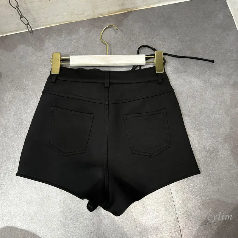 2023 Summer Flowers Belt Waist Shorts Womens New Fashion Regular Show Long Legs All-Match Solid Color Shorts Black