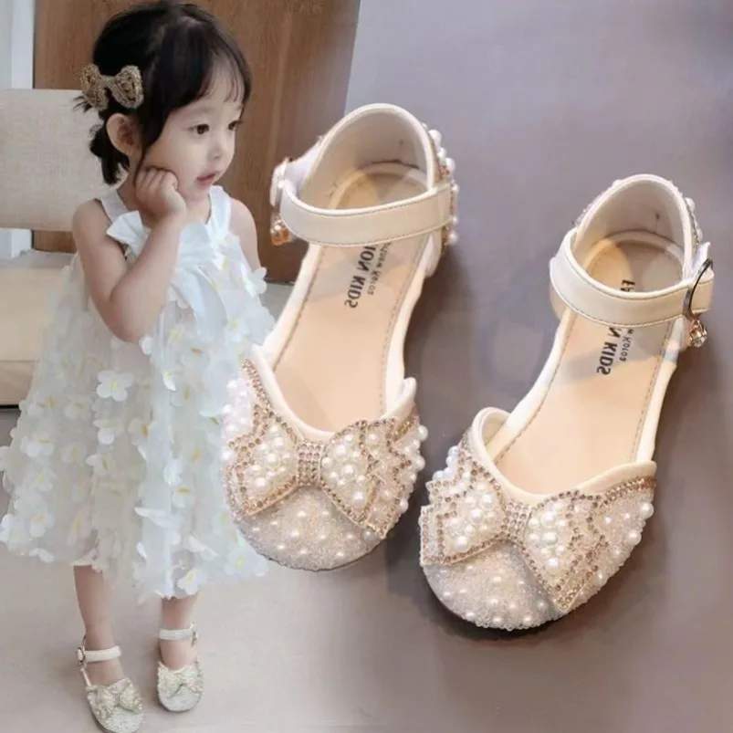 

Сандалии принцессы с бантом для девочек, Нескользящие туфли на плоской подошве, с жемчужинами, стразами, летняя обувь, 2023