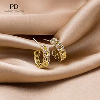 korea metal chain diamond c shaped earrings fashion jewelry 2021 temperament twist earrings wholesale